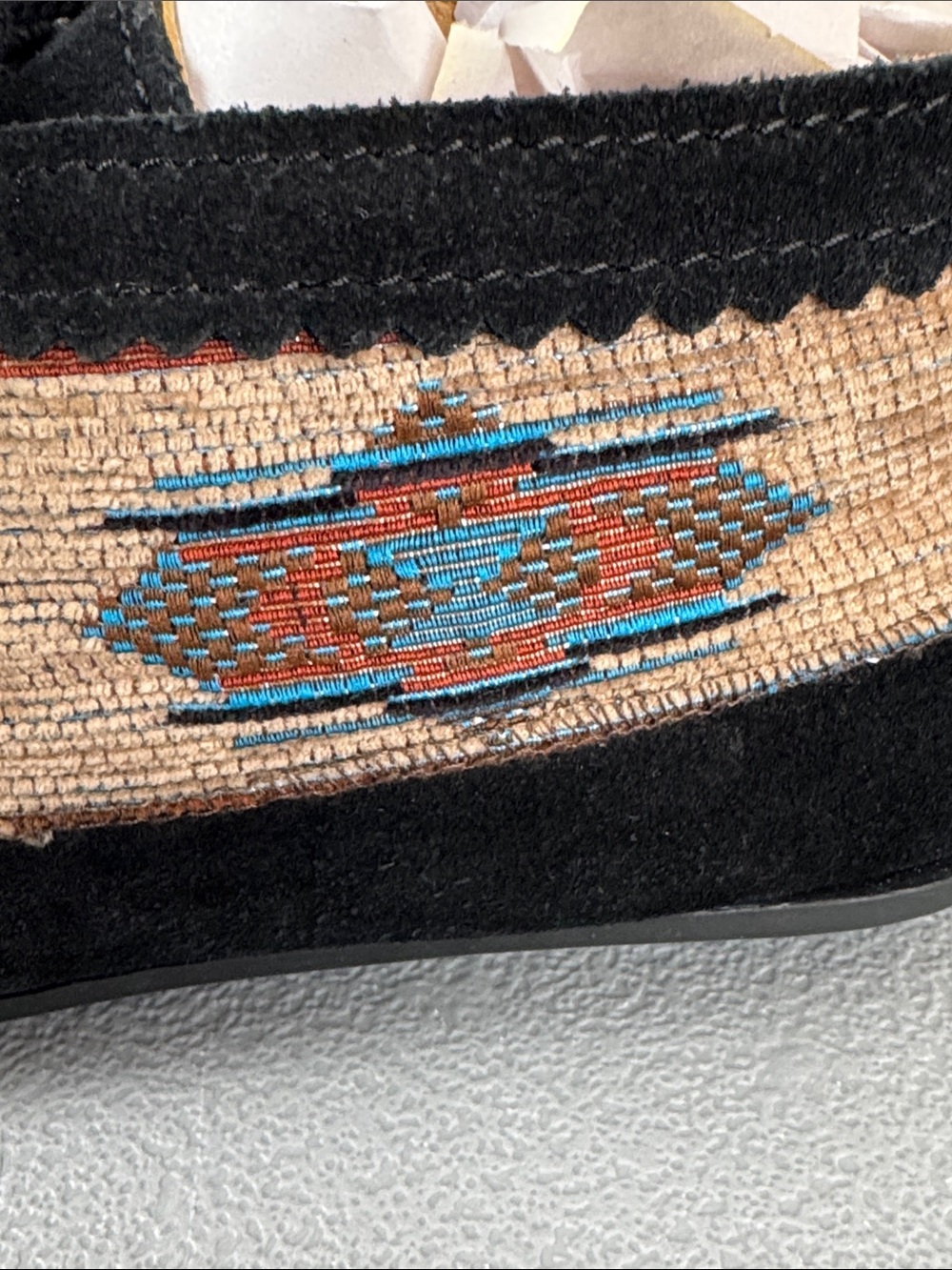 Minnetonka El Paso Ankle Boot Moccasin. Size 8. - Picture 3 of 12